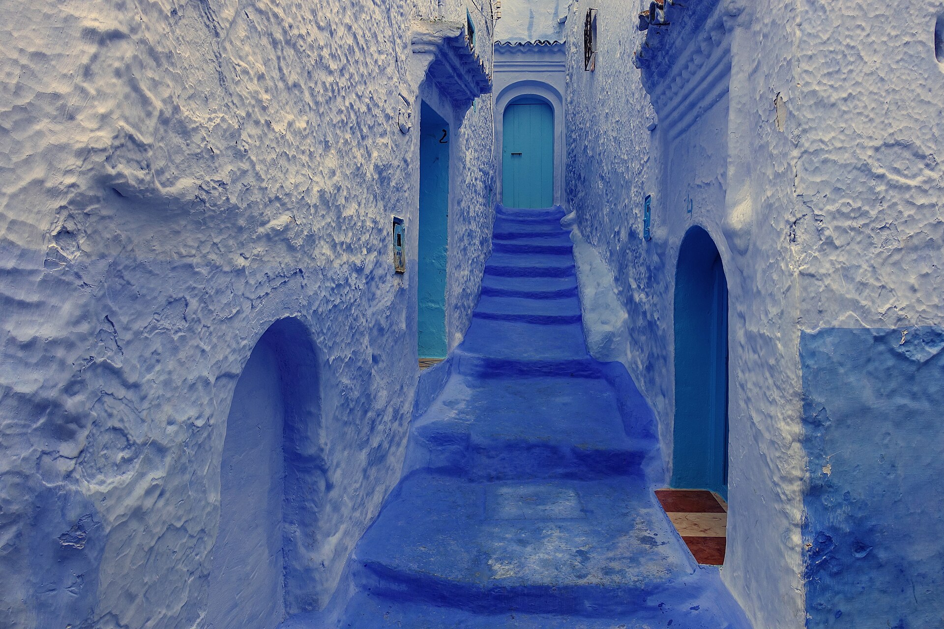 Ruelle aux murs bleus à Chefchaouen