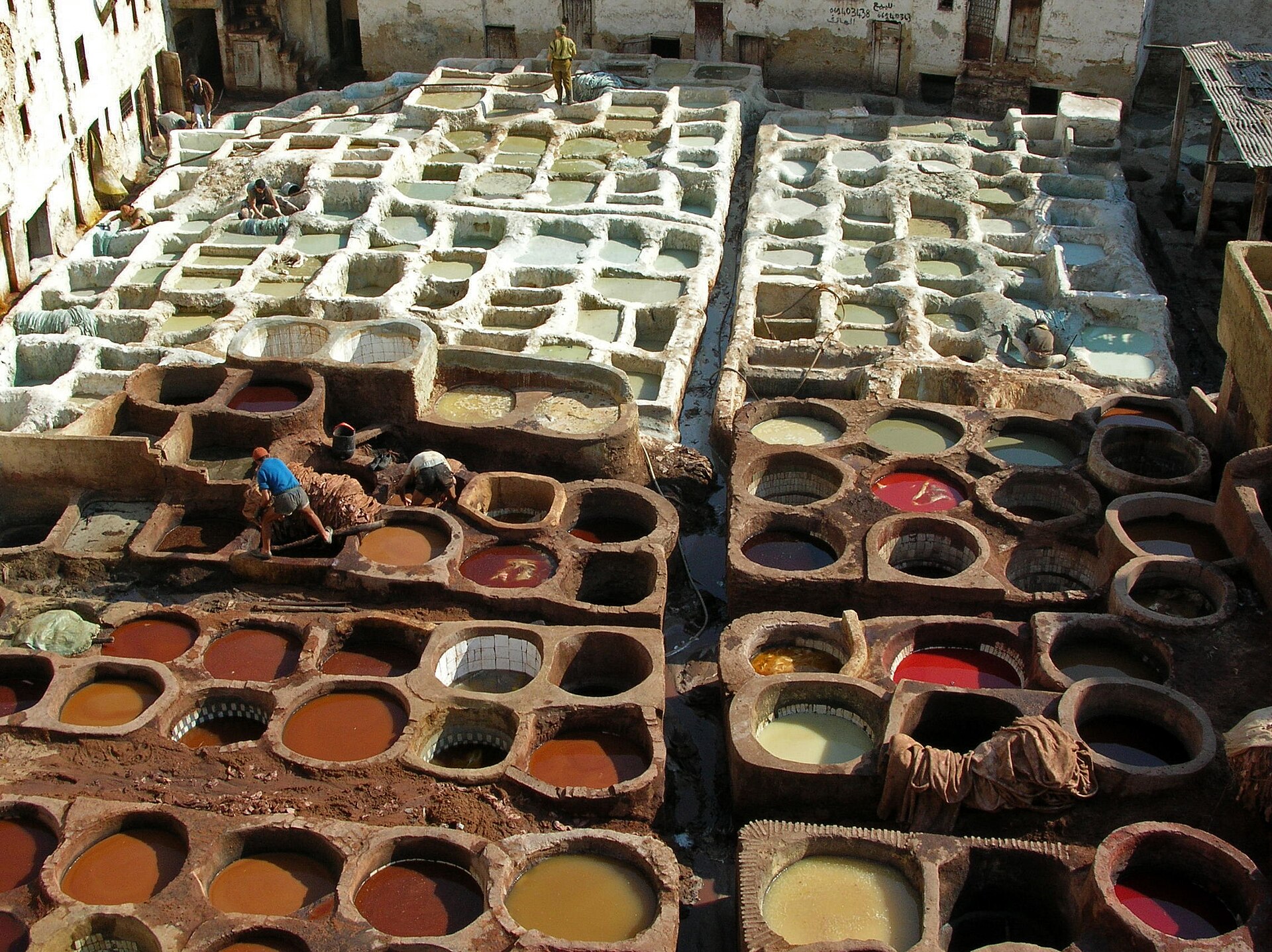 Cuves de teinture de la tannerie Chouara à Fès